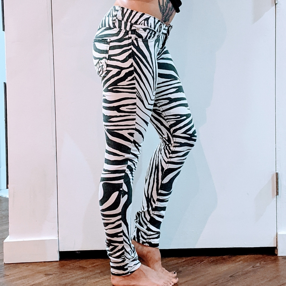 Black and White Zebra Skinny Pants